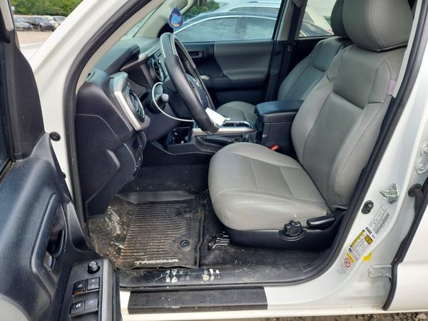 2019 TOYOTA TACOMA SR5