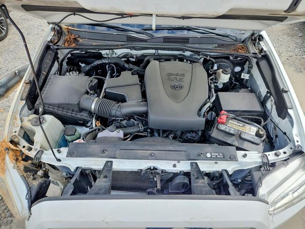 2019 TOYOTA TACOMA SR5