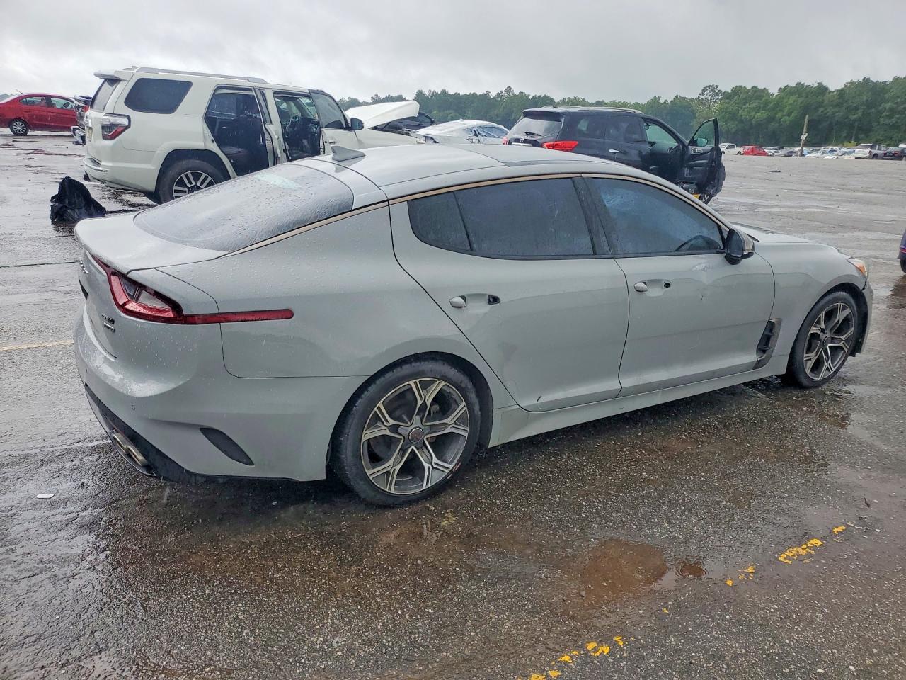 2021 KIA STINGER Base