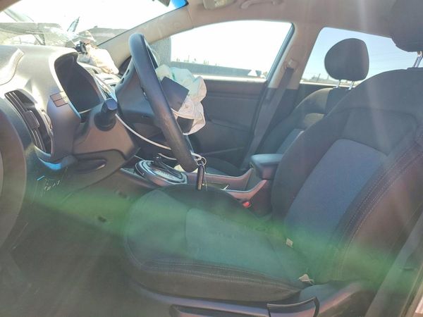 2015 KIA SPORTAGE GL - Middle-low
