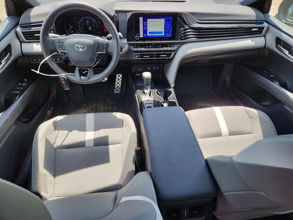 2025 TOYOTA CAMRY