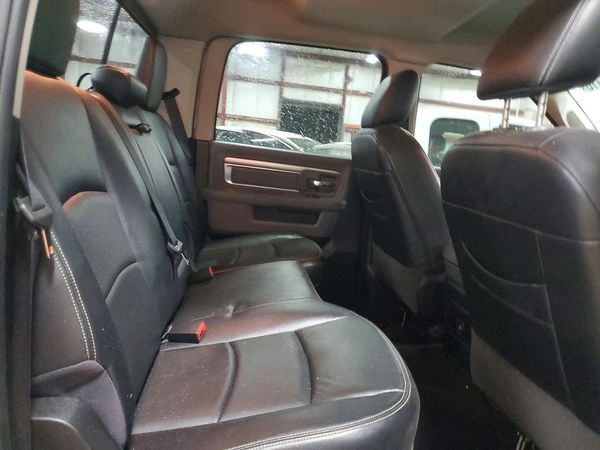 2016 RAM 1500 SLT