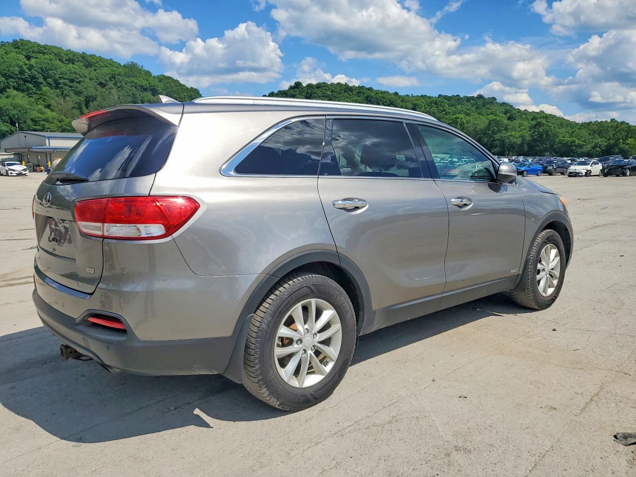 2017 KIA SORENTO L, LX