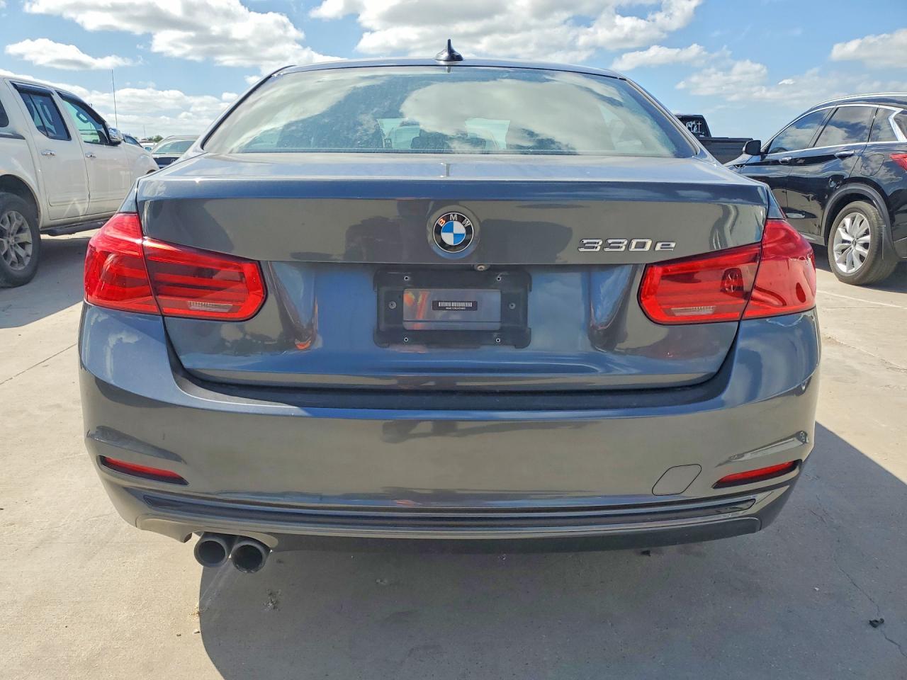 2018 BMW 330E