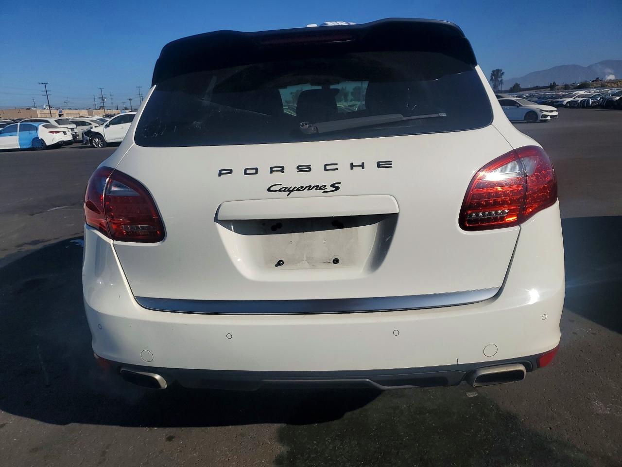 2011 PORSCHE CAYENNE