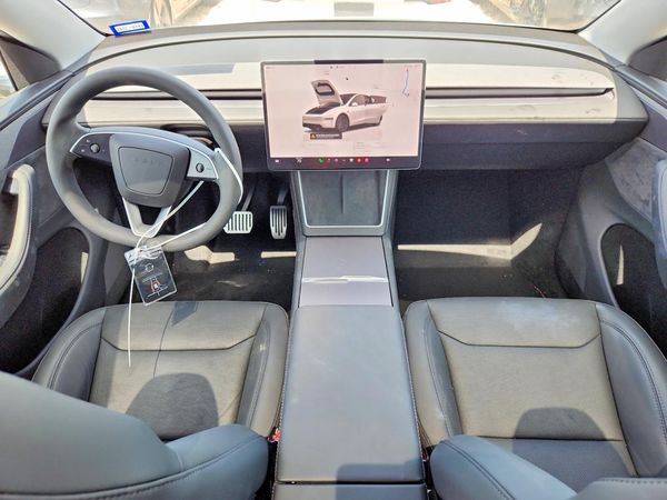 2026 TESLA MODEL Y