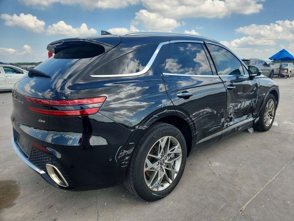 2023 GENESIS GV70
