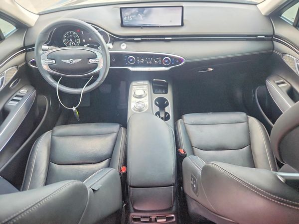 2023 GENESIS GV70