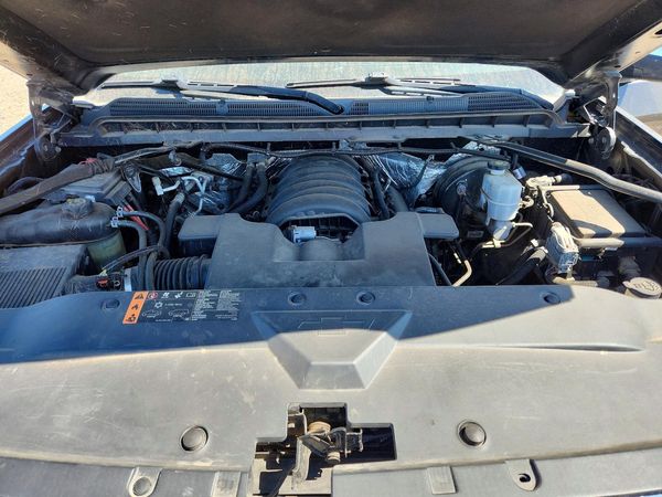 2017 CHEVROLET SILVERADO LTZ — Engine bay