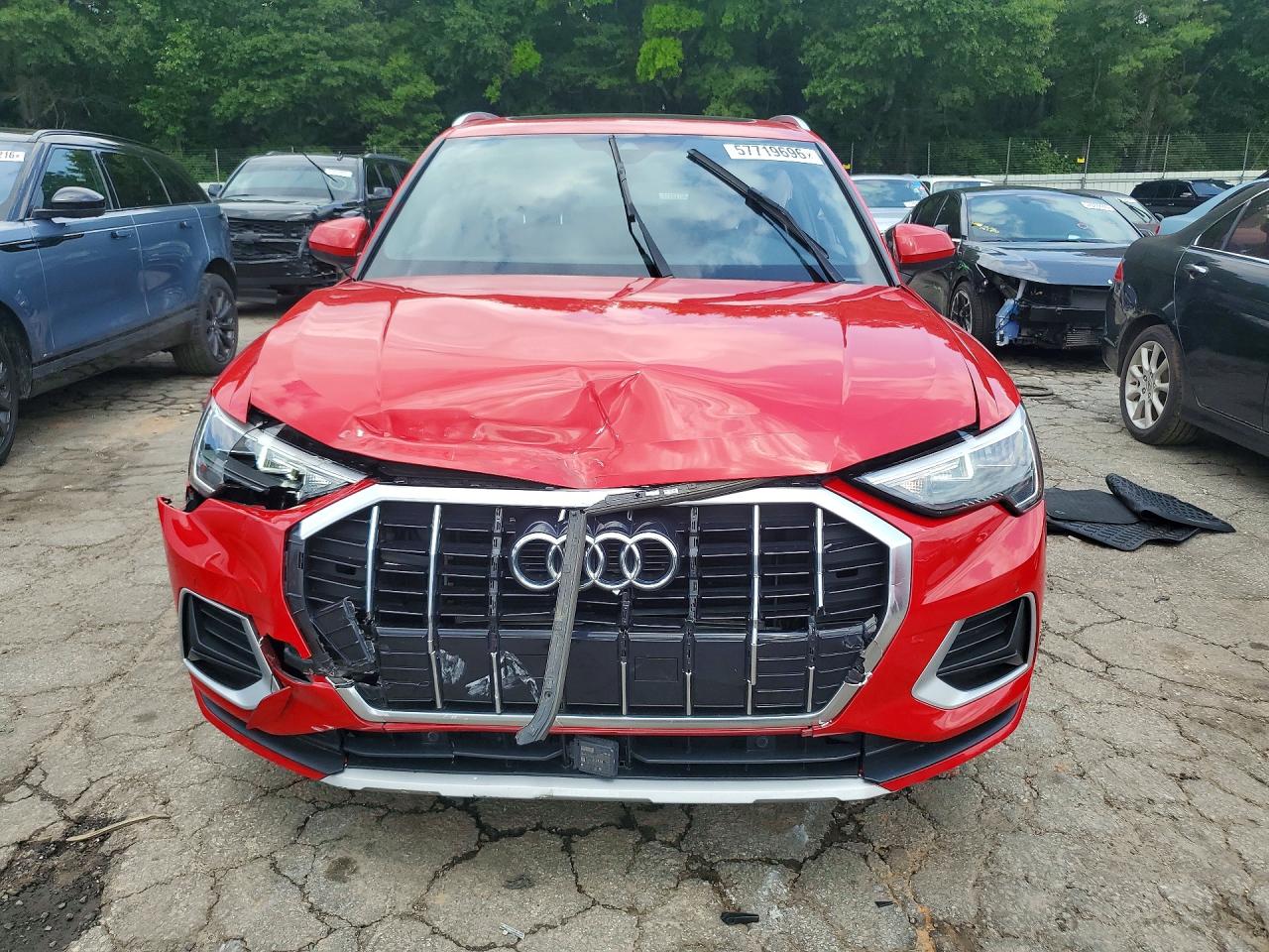 2022 AUDI Q3 quattro Premium