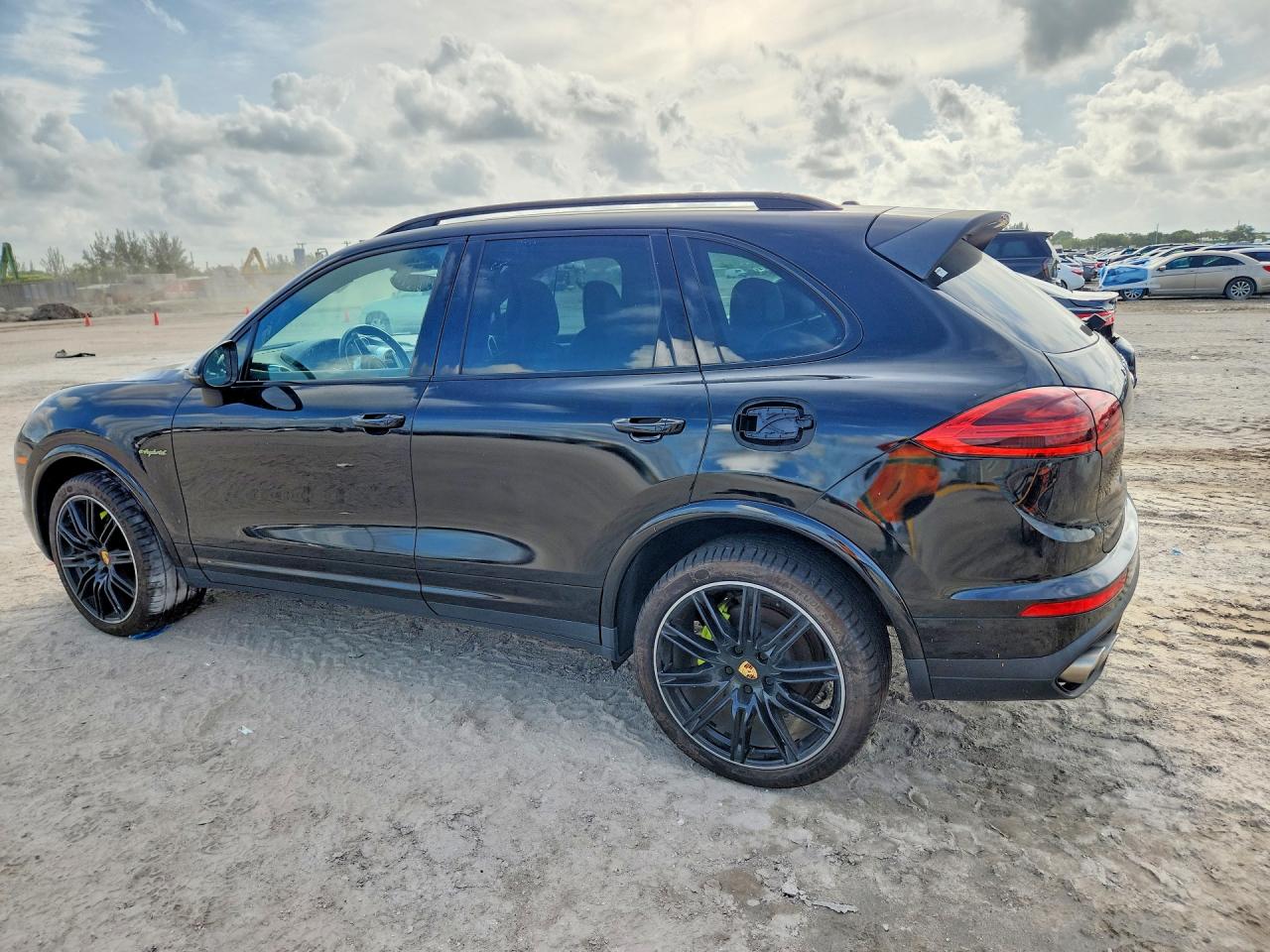 2017 PORSCHE CAYENNE E-Hybrid