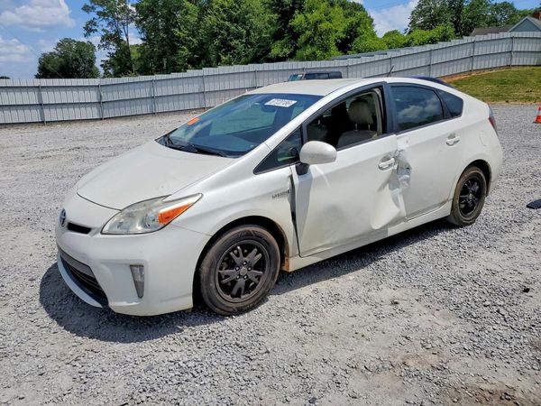 2015 TOYOTA PRIUS