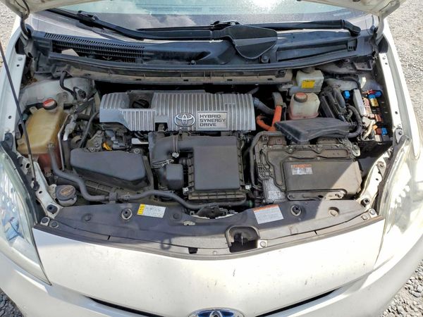 2015 TOYOTA PRIUS