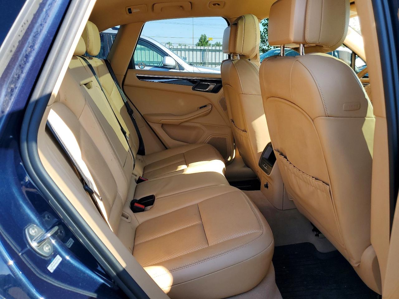 2015 PORSCHE MACAN