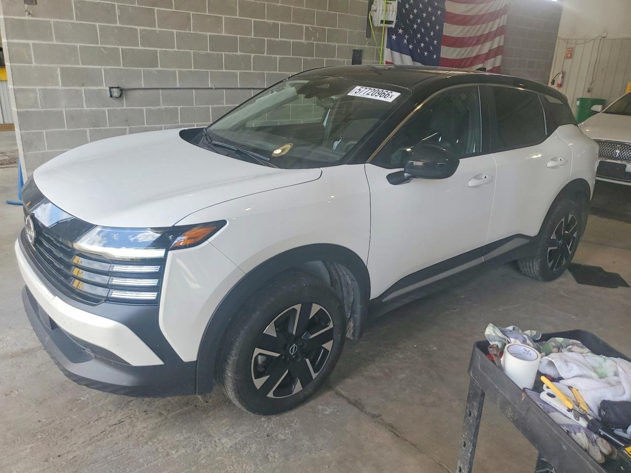 2025 NISSAN KICKS