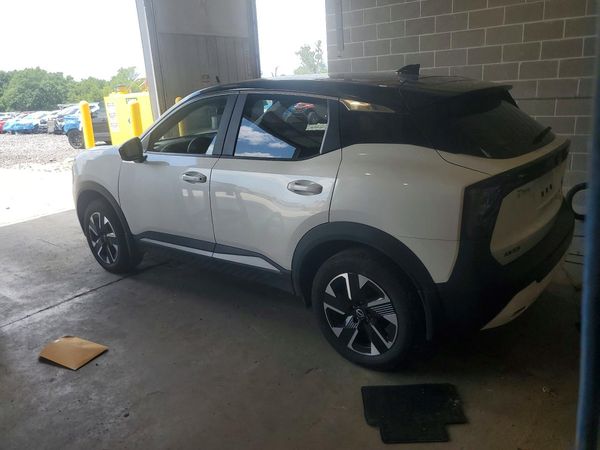 2025 NISSAN KICKS