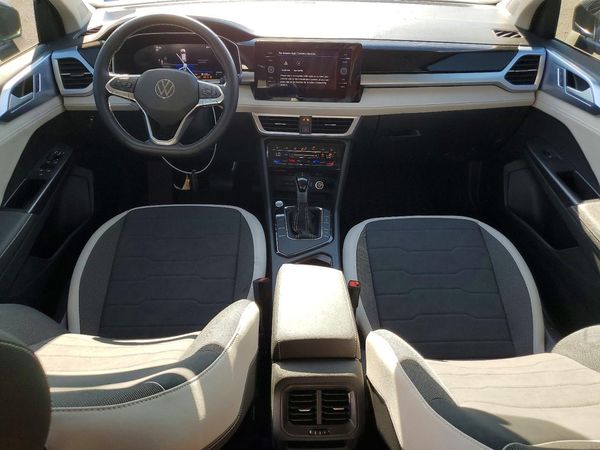 2025 VOLKSWAGEN TAOS SE