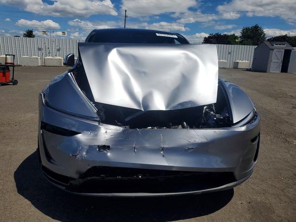 2026 TESLA MODEL Y