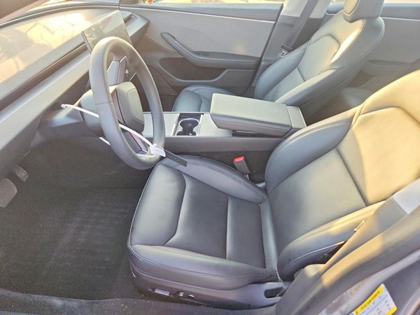 2025 TESLA MODEL 3