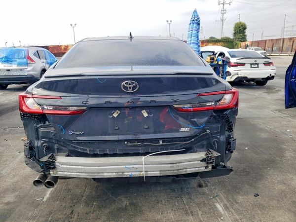 2025 TOYOTA CAMRY