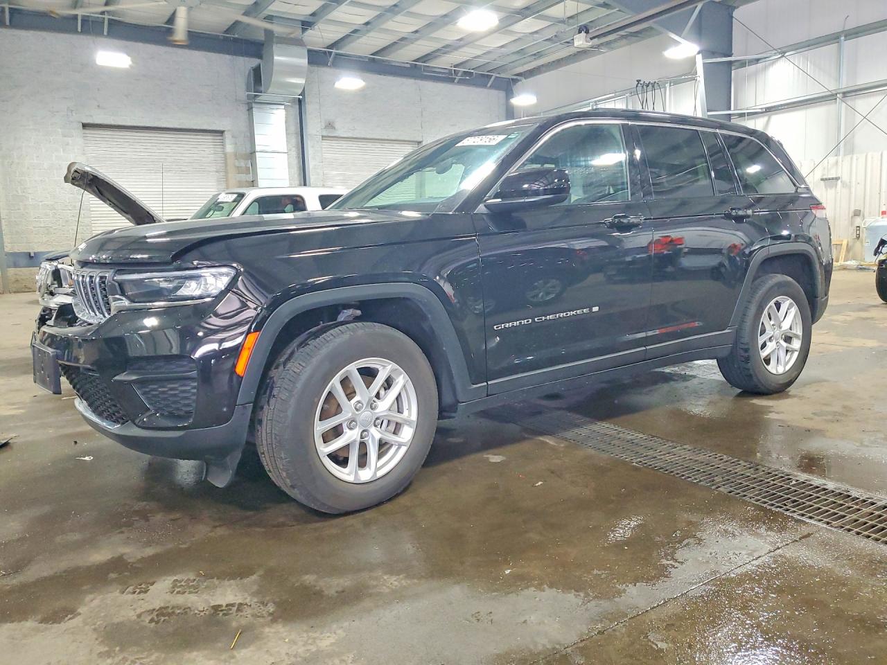 2025 JEEP GRAND CHEROKEE Laredo, Altitude