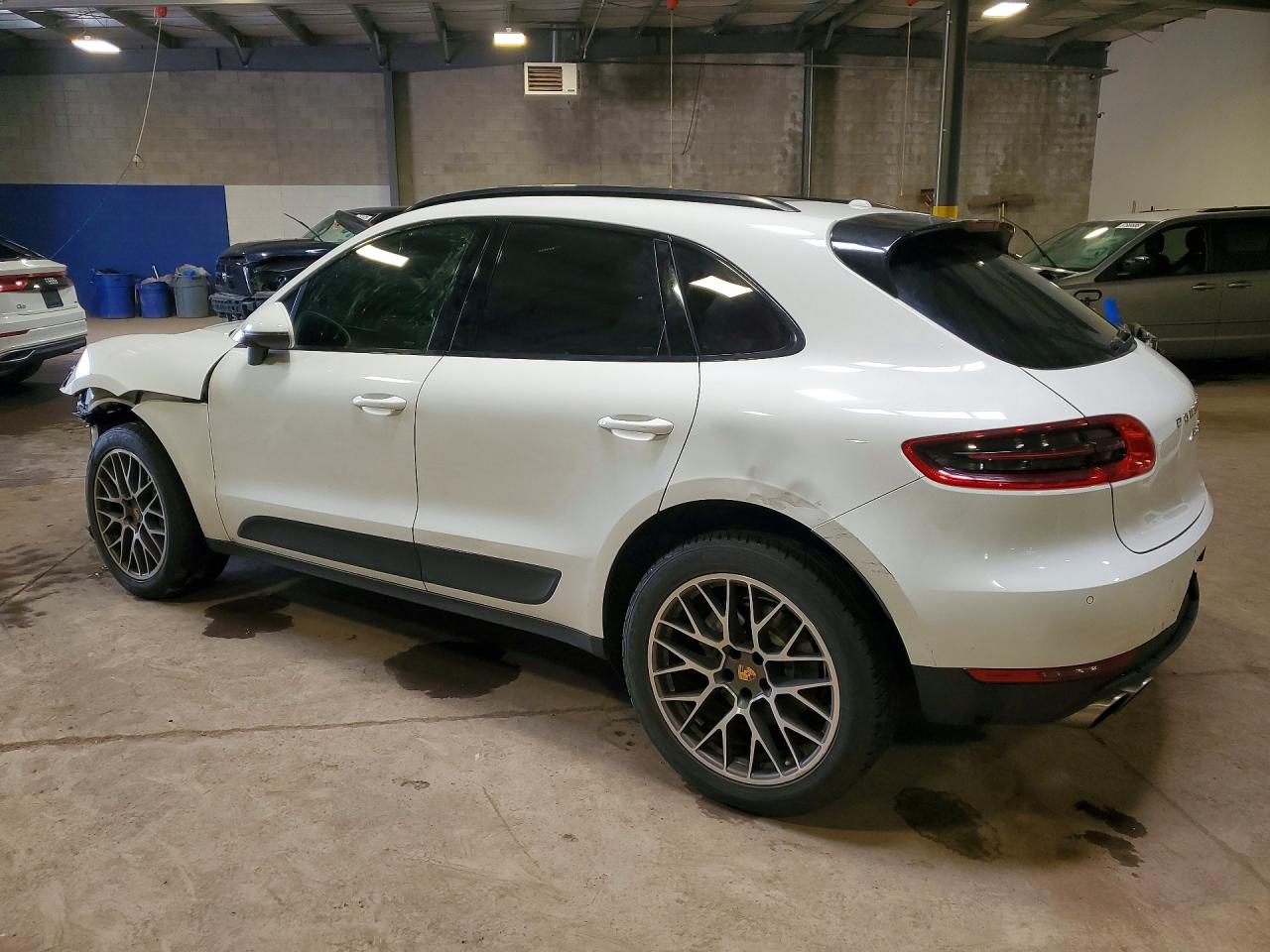 2016 PORSCHE MACAN