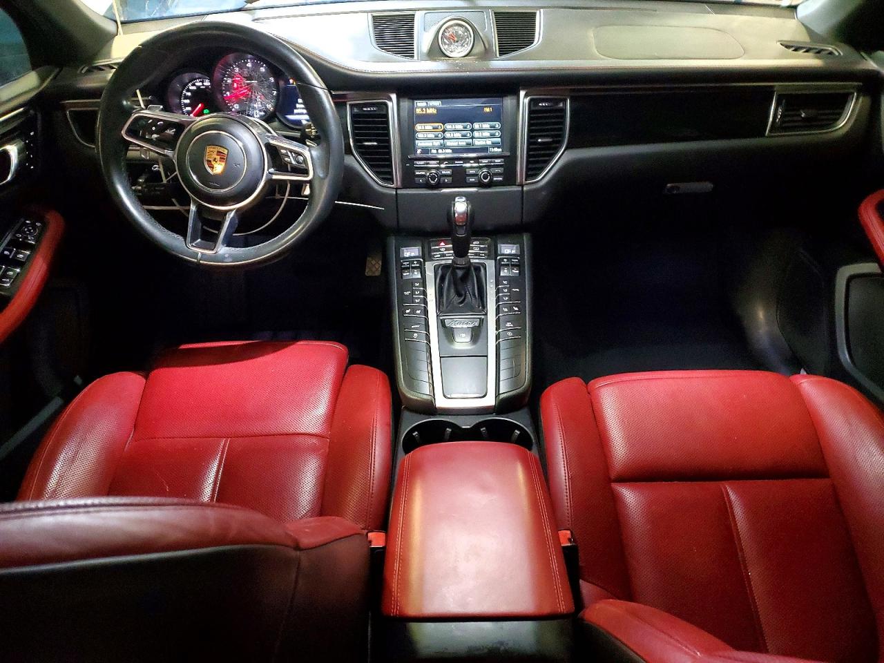 2016 PORSCHE MACAN