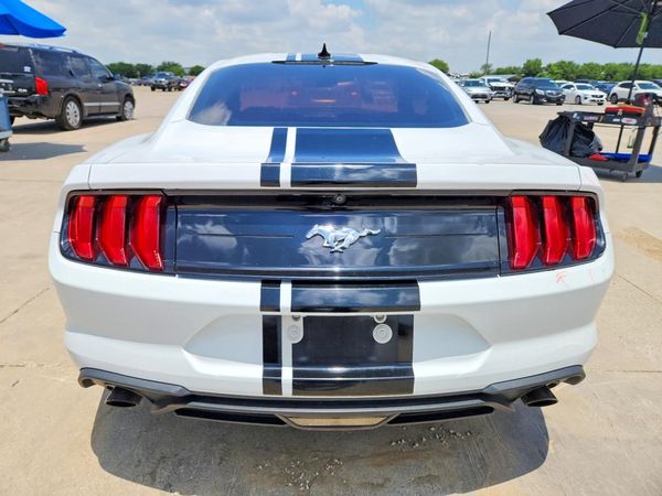 2022 FORD MUSTANG I4 Coupe