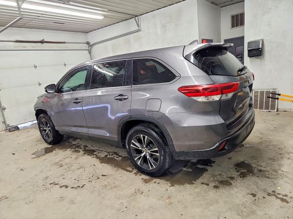2019 TOYOTA HIGHLANDER LE/LE Plus
