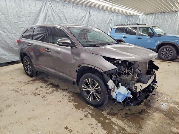 2019 TOYOTA HIGHLANDER LE/LE Plus