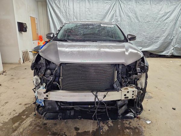 2019 TOYOTA HIGHLANDER LE/LE Plus