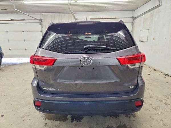 2019 TOYOTA HIGHLANDER LE/LE Plus