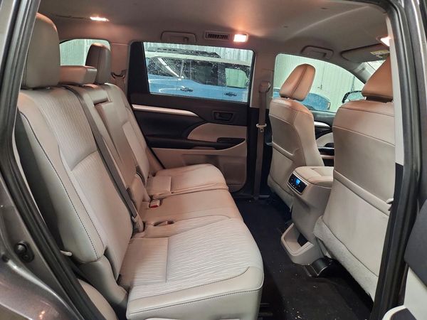 2019 TOYOTA HIGHLANDER LE/LE Plus