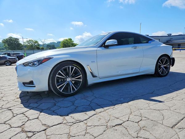 2017 INFINITI Q60