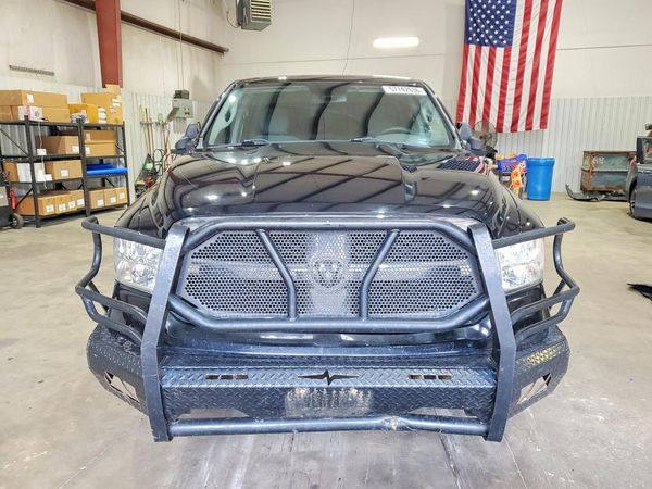 2013 RAM 1500 SLT CREW CAB 4X4