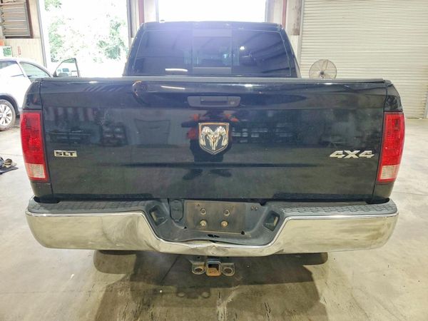 2013 RAM 1500 SLT CREW CAB 4X4