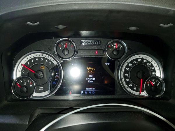 2013 RAM 1500 SLT CREW CAB 4X4