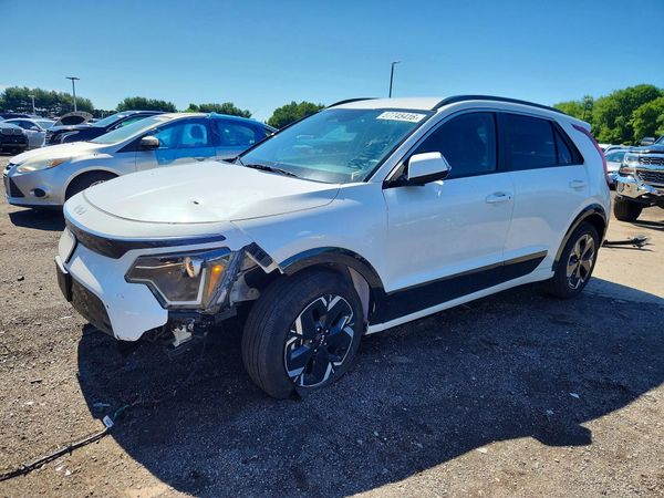2025 KIA NIRO