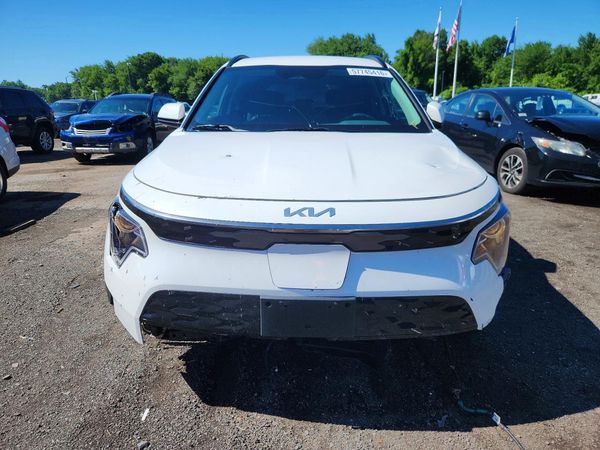 2025 KIA NIRO