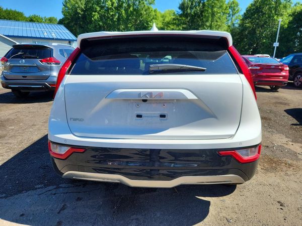 2025 KIA NIRO