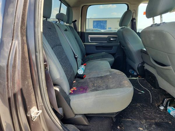 2019 RAM 1500 CLASSIC SLT