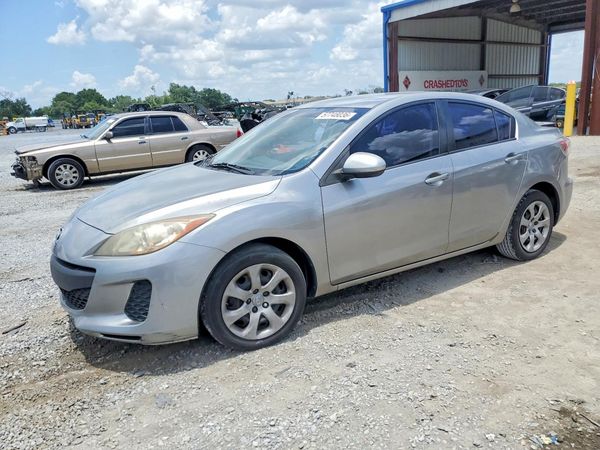 2013 MAZDA 3