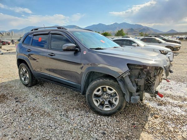 2019 JEEP CHEROKEE TRAILHAWK 4X4