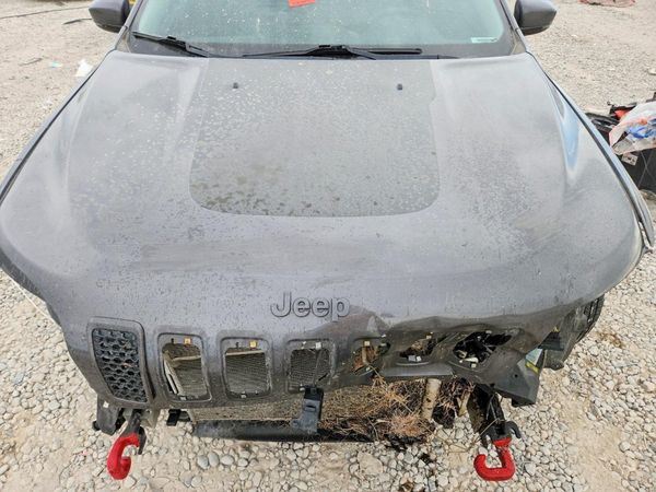 2019 JEEP CHEROKEE TRAILHAWK 4X4