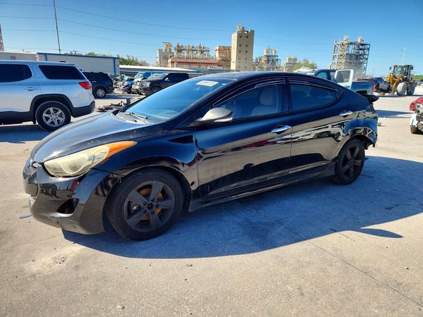 2013 HYUNDAI ELANTRA