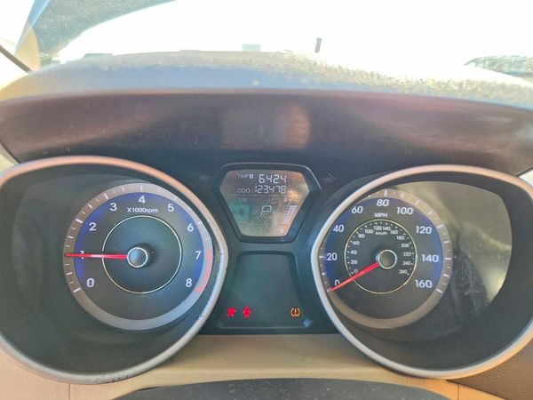2013 HYUNDAI ELANTRA