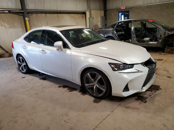 2017 LEXUS IS