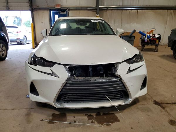 2017 LEXUS IS