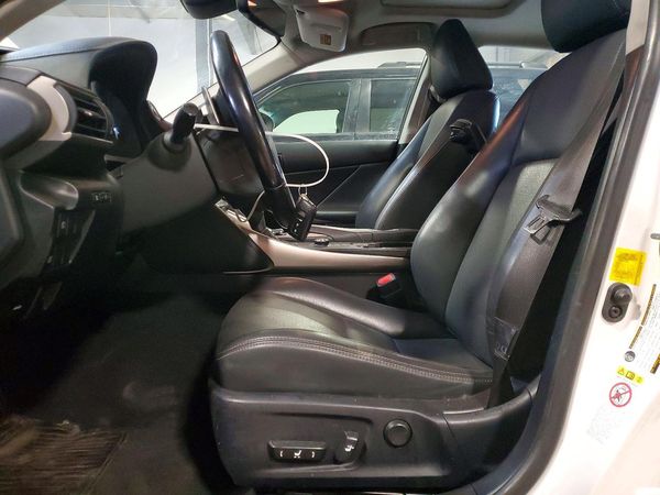 2017 LEXUS IS