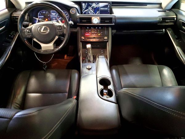 2017 LEXUS IS
